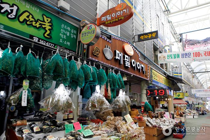 정선아리랑시장 먹자골목 ‘메밀이야기’ 입구