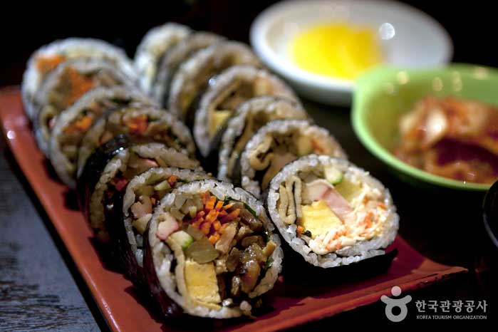 김밥 이미지