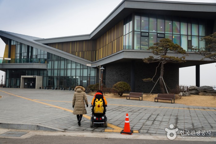 조력문화관 주 출입구