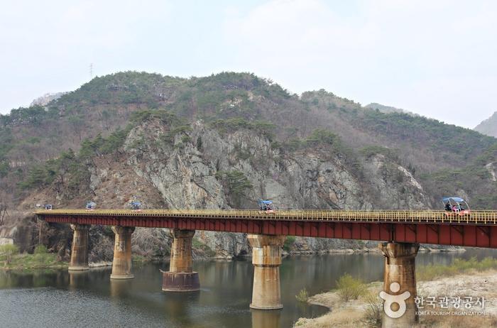 산수화 같은 풍경 속을 달리는 원주레일파크