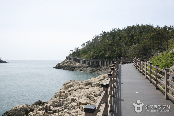 선유1구 옥돌해변의 해변데크산책로