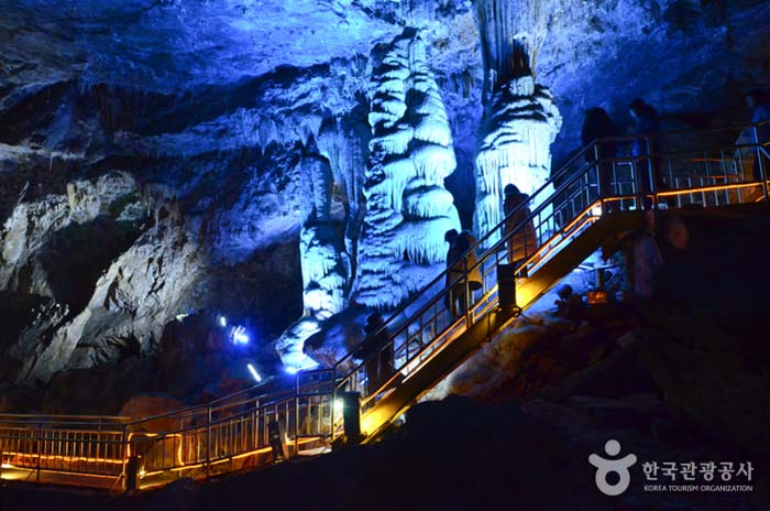 천연동굴의 아름다운 풍경
