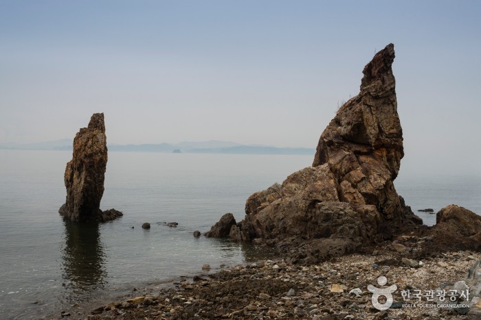 할매, 할배바위로 부르는 선돌