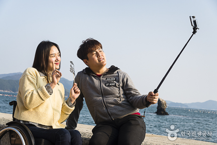 봄날 삼칭이길은 셀카 명소