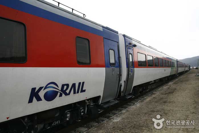 이 동네 저 동네를 둘러가는 화본행 무궁화호