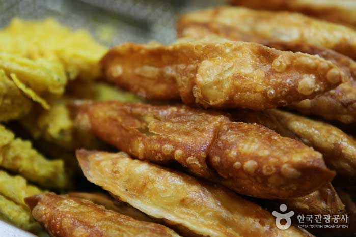 겨울에 더 맛있는 추억의 간식 떡볶이