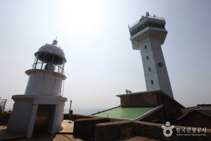 서도 남단에 자리한 거문도등대