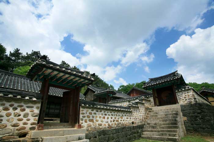 숭의전 전경
