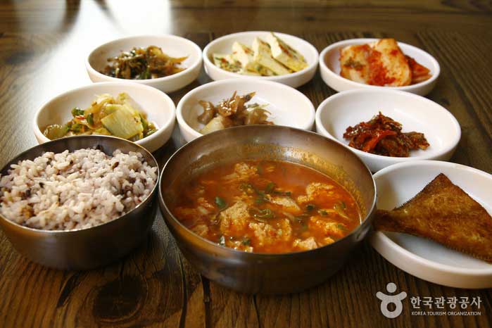 화본식당 순두부백반