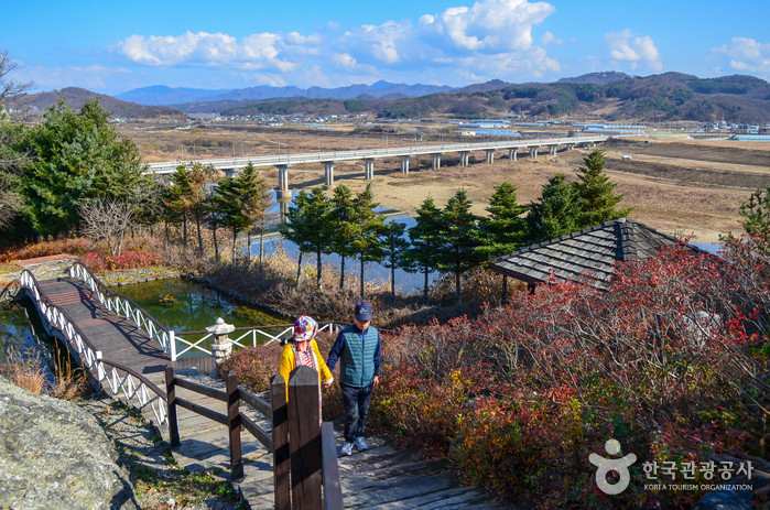 다양한 풍경을 즐길 수 있는 산책로