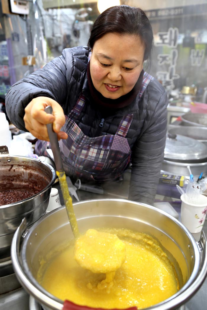 팥죽과 호박죽이 유명한 '맛나팥죽'