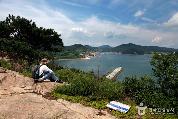 섬마을 처자들이 풍류를 즐겼다는 여자산포바위