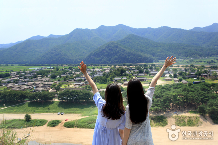 하회마을이 한눈에 내려다보이는 부용대