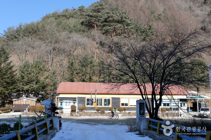 갤러리로 변신한 북동초등학교 분교장