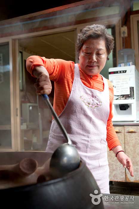 가마솥 한우 소머리 곰탕 이미지
