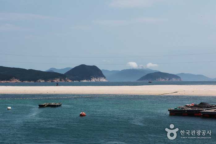 소매물도 가는 길에 들르는 비진도 산호해변