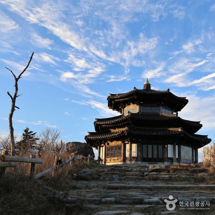 설천봉 상제루