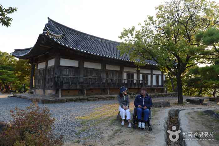 청풍부의 동헌이던 금병헌