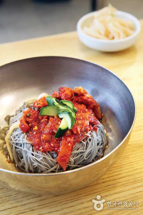 함흥냉면 이미지